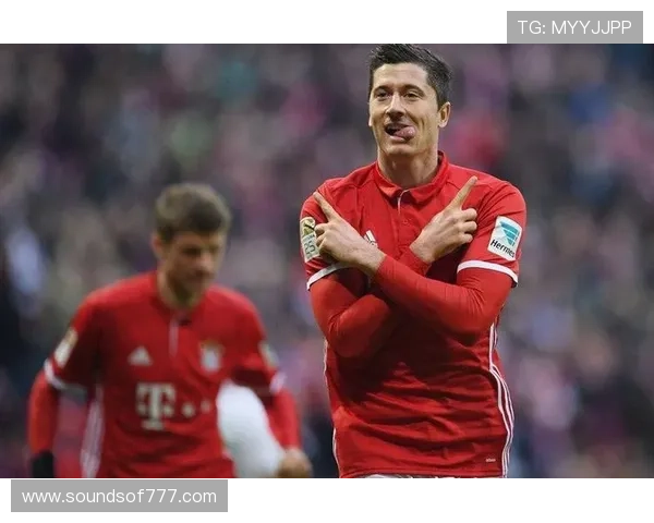 莱万多夫斯基西甲进球表现稳健，展现争金靴潜力著潜力