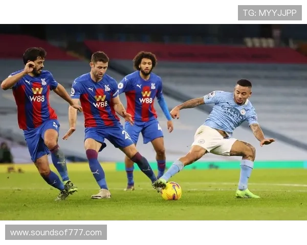 曼城防守稳定性出现波动,球队近期状态起伏对其争冠形势形成影响 曼城防守稳定性出现波动,球队近期状态起伏对其争冠形势形成影响